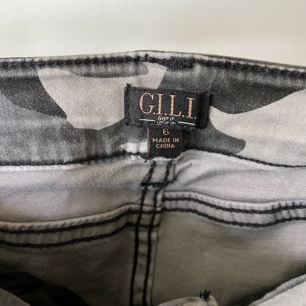 G.I.L.I. Gray Camouflage Stretch Twill Pants Size 6 - Picture 3 of 9